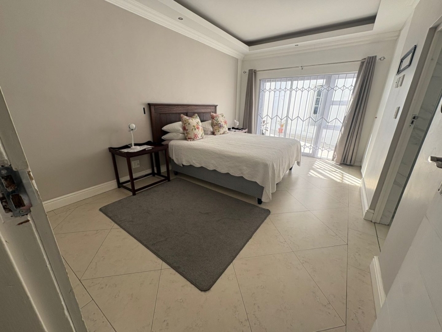 To Let 2 Bedroom Property for Rent in Camps Bay Western Cape